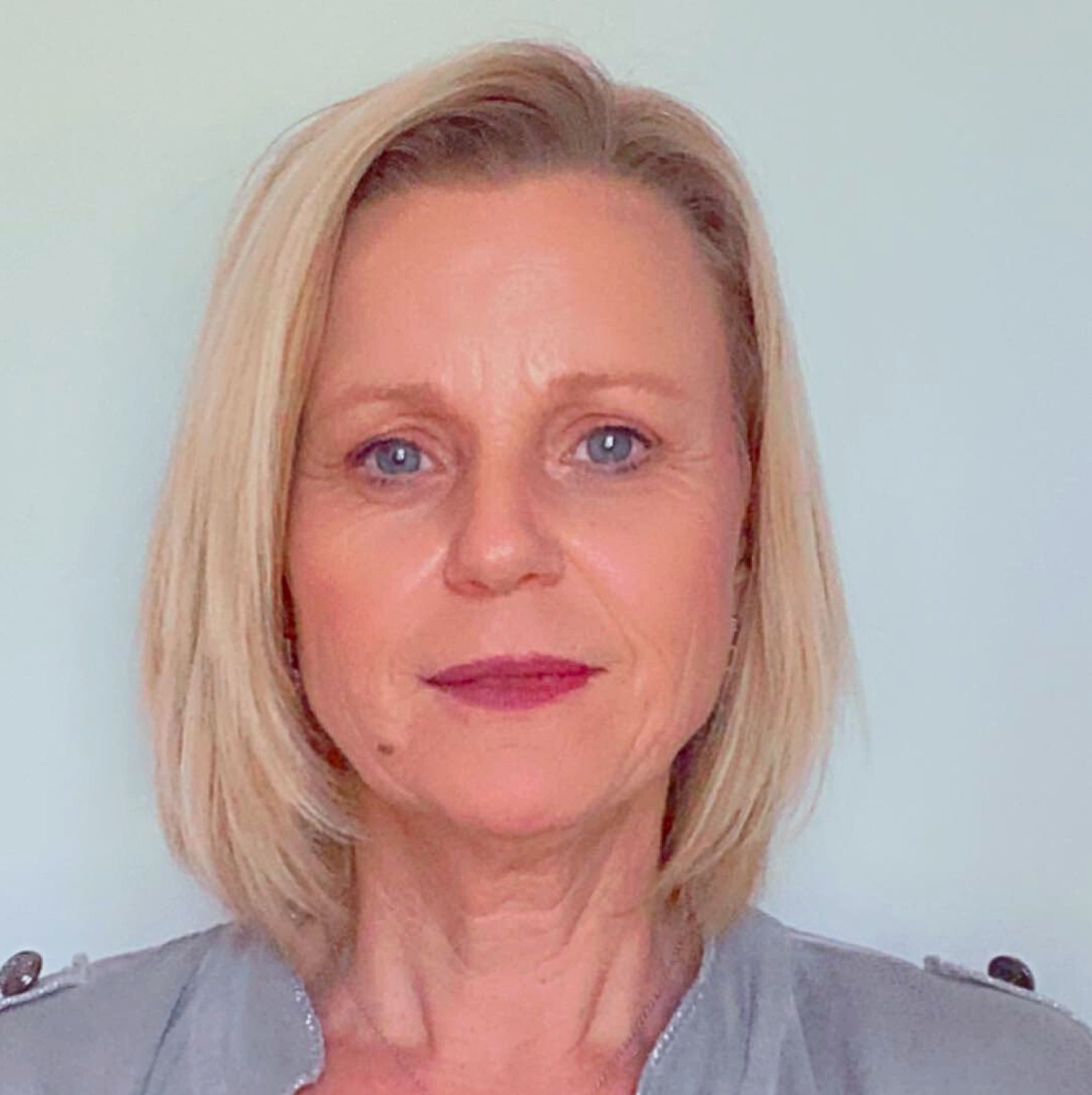 Employee_Yvonne_Sales_and_Service_Manager.png