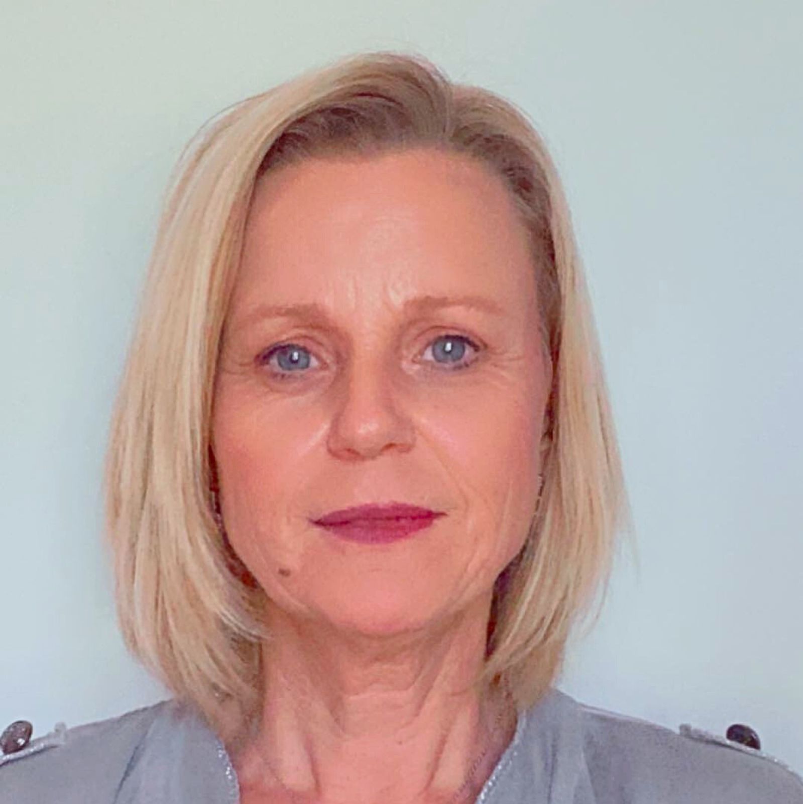 Employee_Yvonne_Sales_and_Service_Manager.png