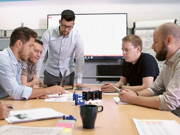 Das Fusion-Team, bestehend aus Kollegen aus R&D, Produktmanagement und Projektmanagement, entwickelte eine neue Innovation anhand des M2M Prozesses.