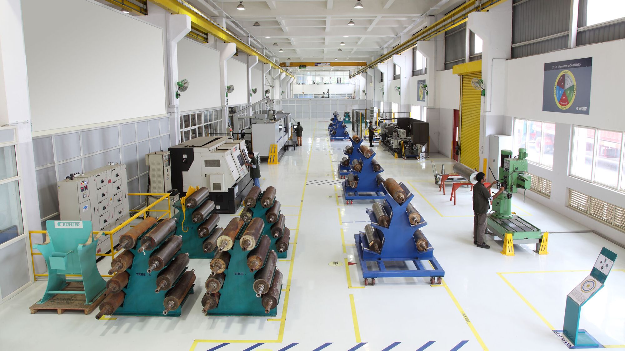 Roll refurbishing station