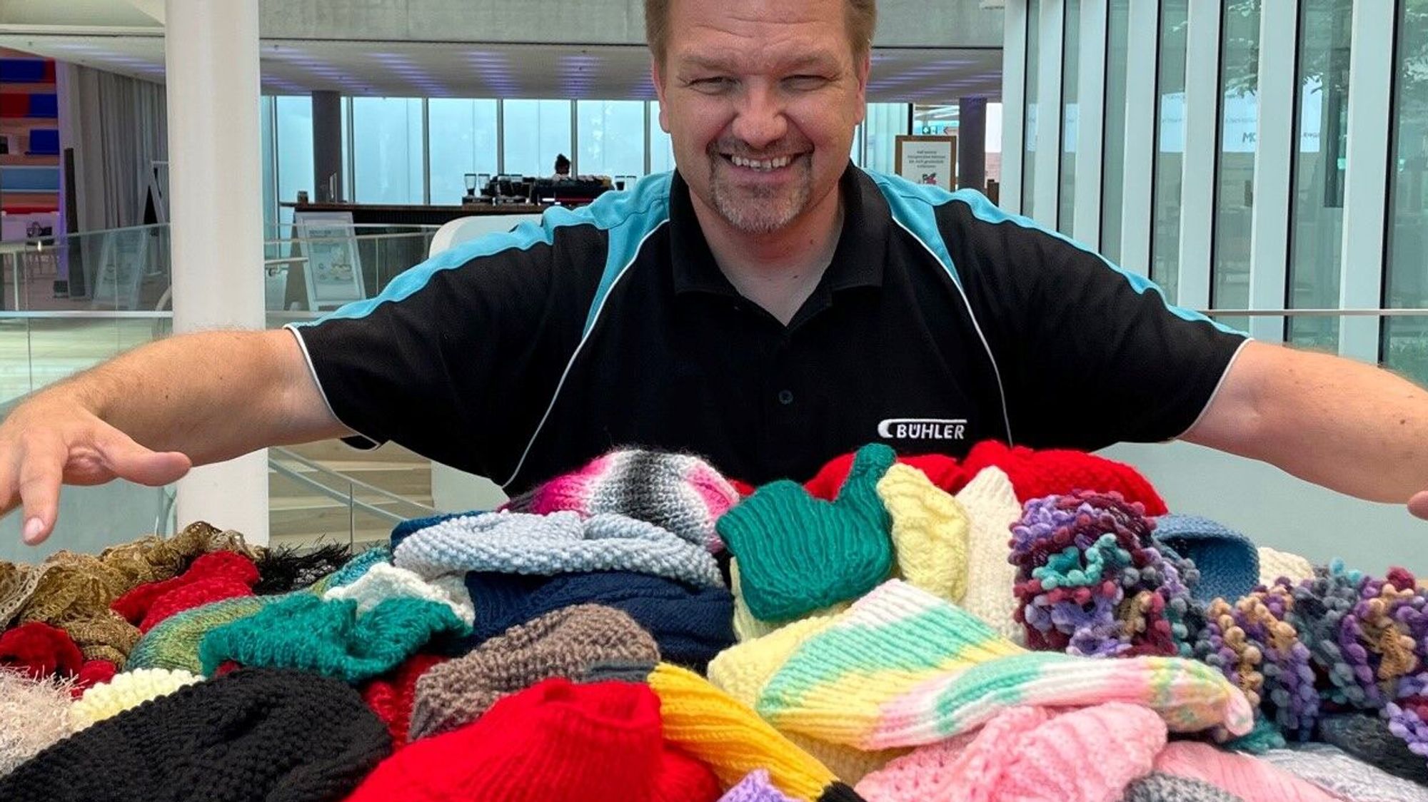 Harry is happy with the bounty he can bring back Bühler in Johannesburg.