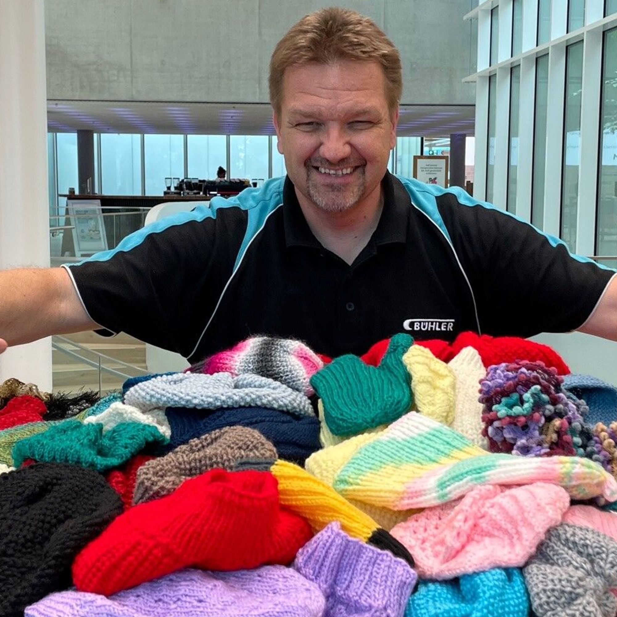 Harry is happy with the bounty he can bring back Bühler in Johannesburg.