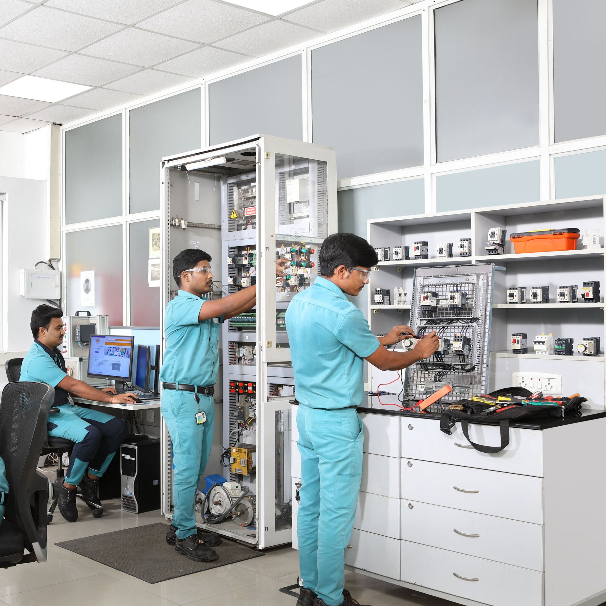 Graduate Trainees: Learning, building, and growing with Bühler.