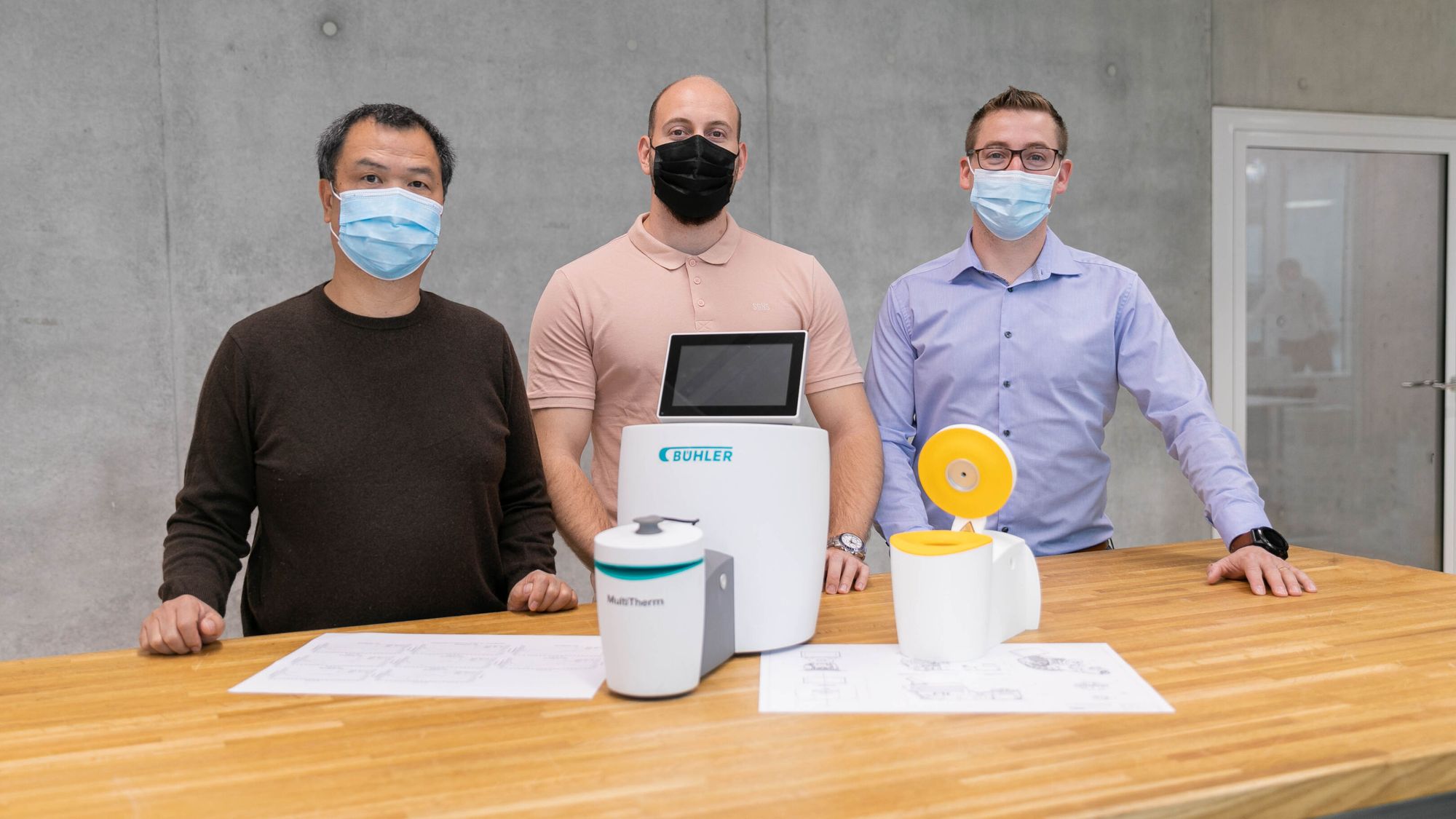 Von links nach rechts: Yuantong Zeng, Senior Process Engineer, Jeffrey Franitza, Designer, and Simon Göldi, Projektleiter MultiTherm.