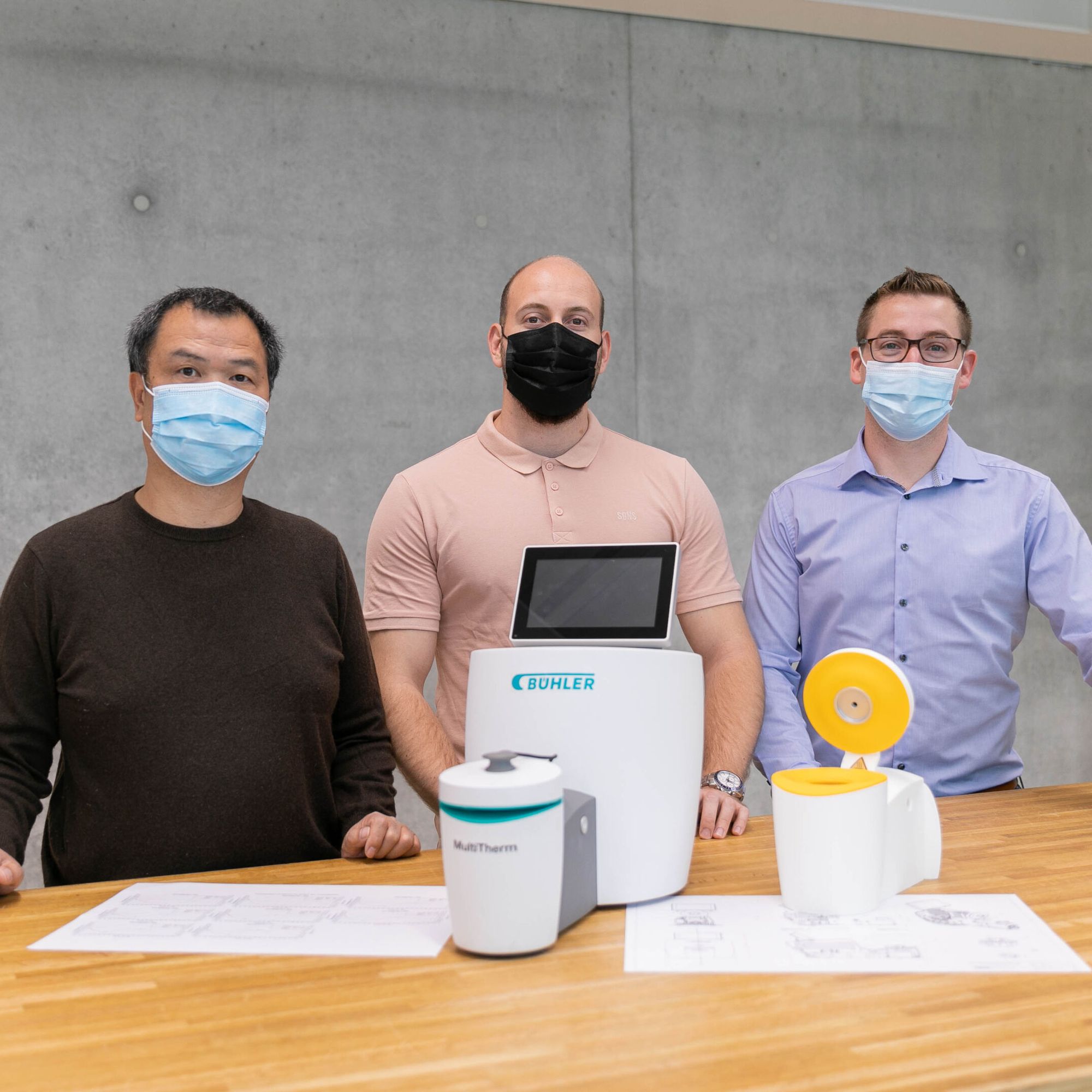 Von links nach rechts: Yuantong Zeng, Senior Process Engineer, Jeffrey Franitza, Designer, and Simon Göldi, Projektleiter MultiTherm.