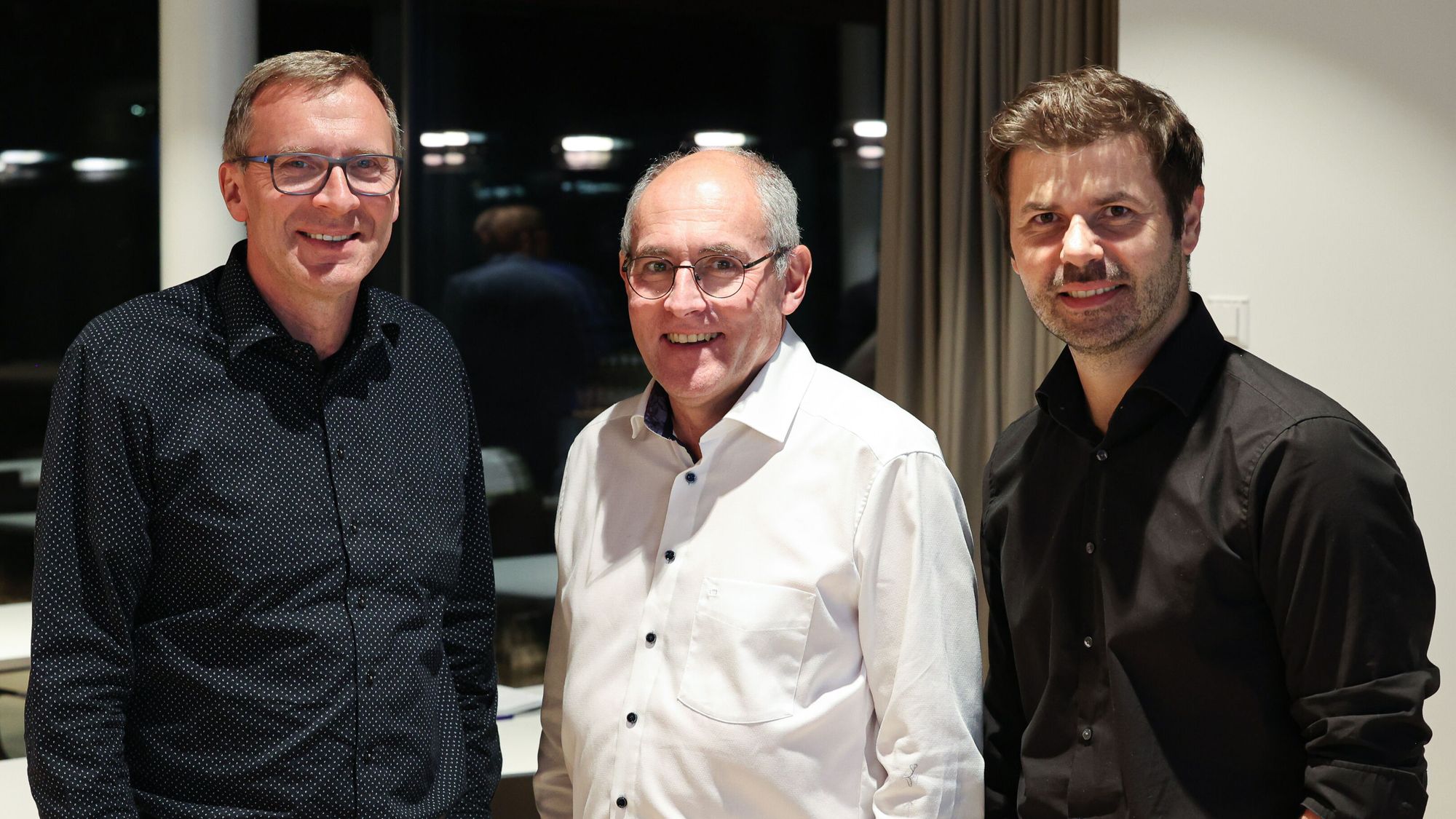 Andreas Schachtner, Christof Oswald und Elvis Pidic (von links) haben das Bauprojekt Energy & Manufacturing Technology Center am 8. November 2021 vorgestellt.