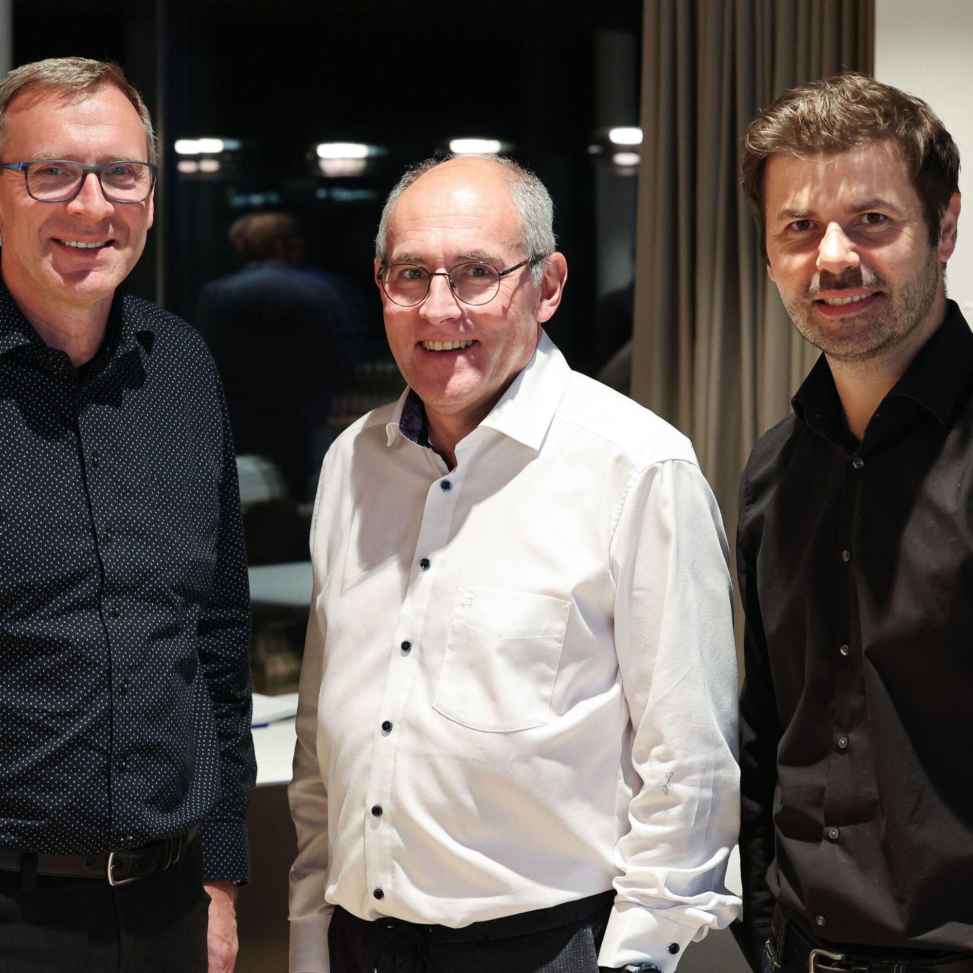 Andreas Schachtner, Christof Oswald und Elvis Pidic (von links) haben das Bauprojekt Energy & Manufacturing Technology Center am 8. November 2021 vorgestellt.