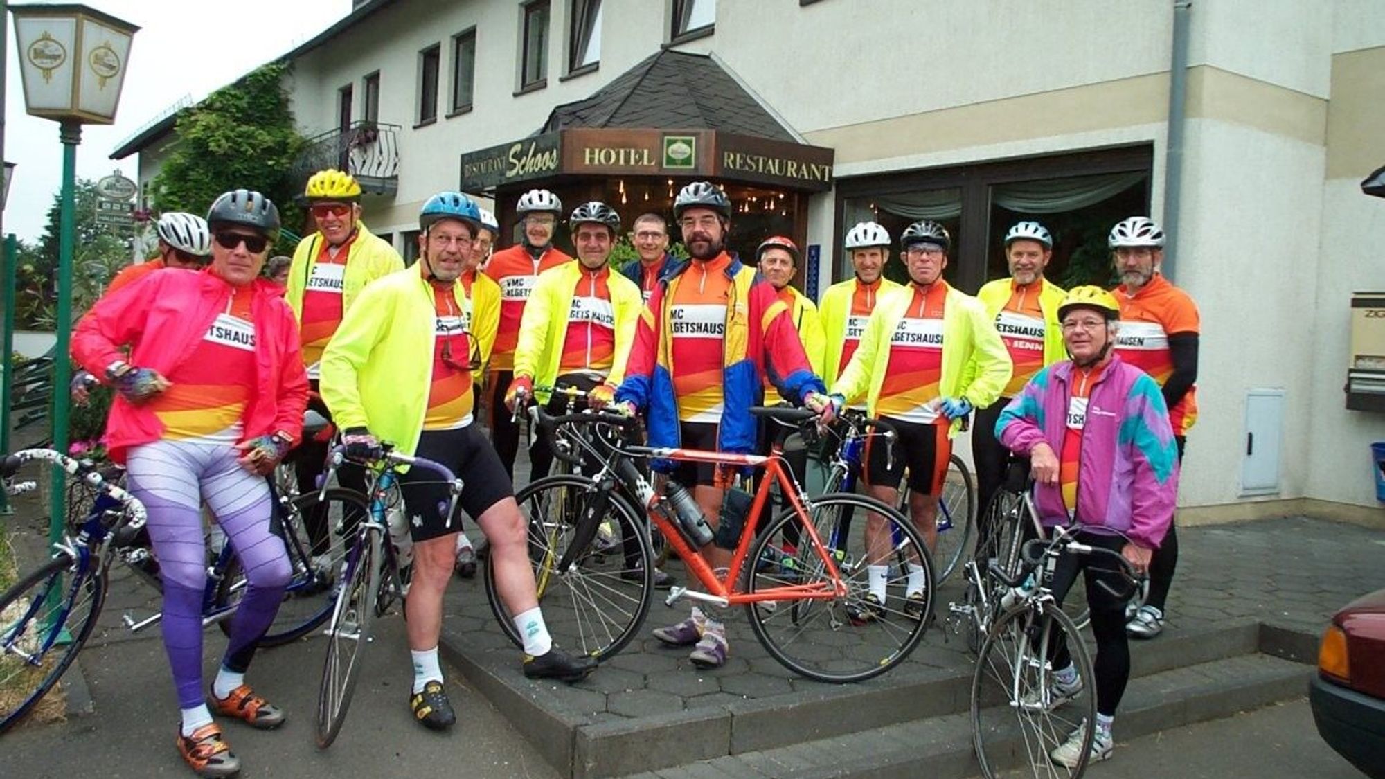 Gallus Hälg und seine Frau sind im Velo- Motoclub Algetshausen (VMCA)