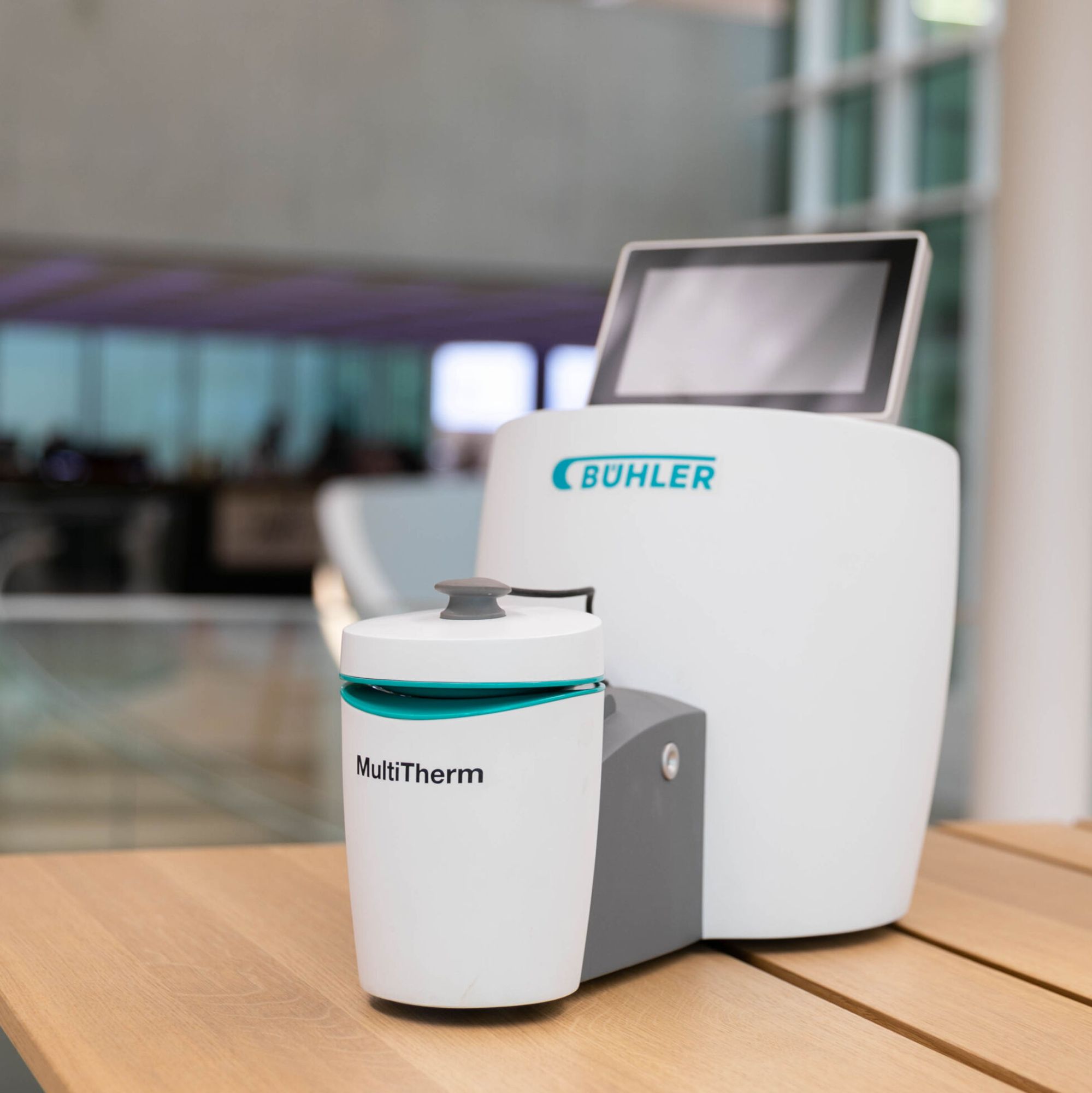 Noch vor der offiziellen Markteinführung hat das Team alle fünf Geräte aus der ersten Produktionscharge des MultiTherms verkauft.